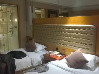 美女差評(píng)情趣房，酒店回復(fù)藏故事